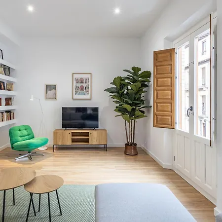 Διαμέρισμα Charming Duplex In