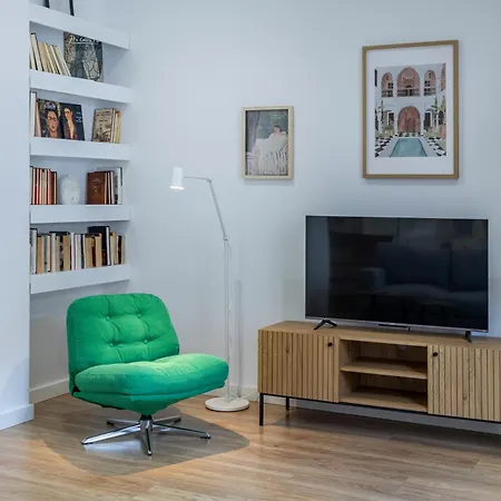 Διαμέρισμα Charming Duplex In *