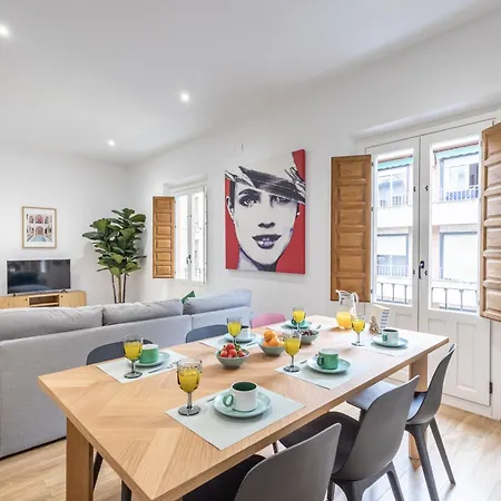 Διαμέρισμα Charming Duplex In
